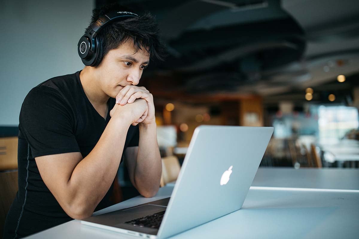guy-with-headphones-and-laptop-1200px